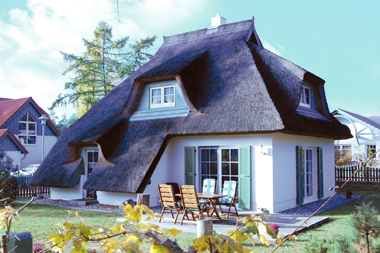 Freistehendes Reethaus der Dünenresidenz in Karlshagen
